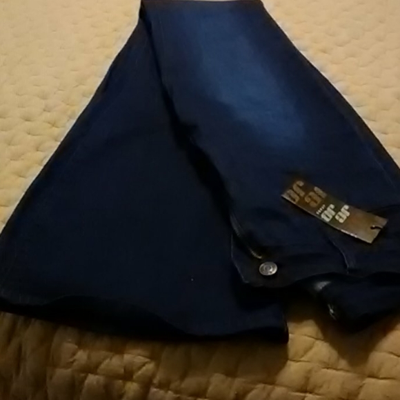 Blue jeans - Picture 1 of 3